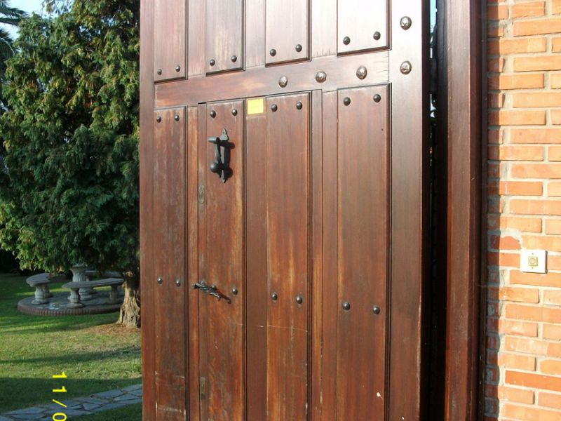 Puertas automáticas de madera