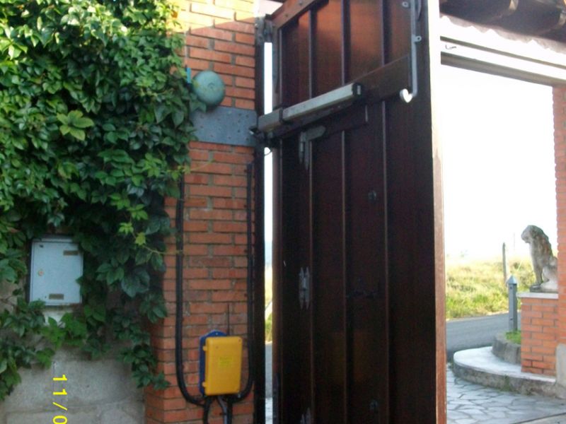 Puertas automáticas de madera